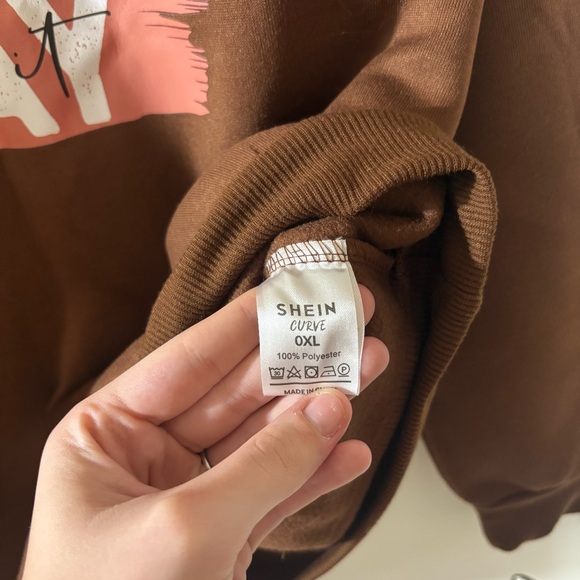 3 for 10$ 🎀 Shein Curve Crewneck - Picture 4 of 4